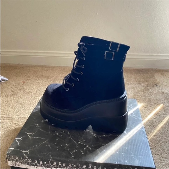 Demonia Velvet Technopegan Boots - Picture 2 of 2